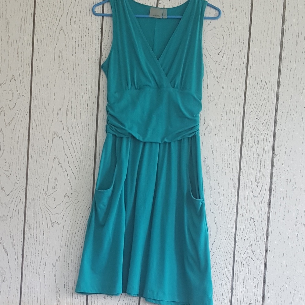 Athleta medium, green v-neck dress